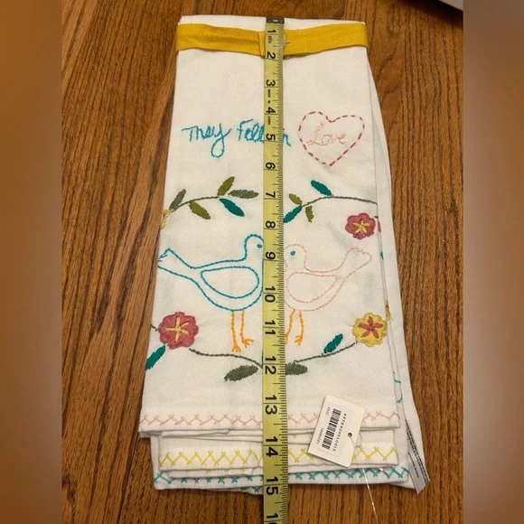 NWT Anthropologie Floral Embroidered Towels - Picture 8 of 10